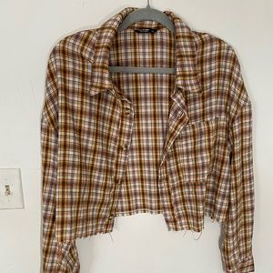 Cropped plaid long sleeve button up blouse